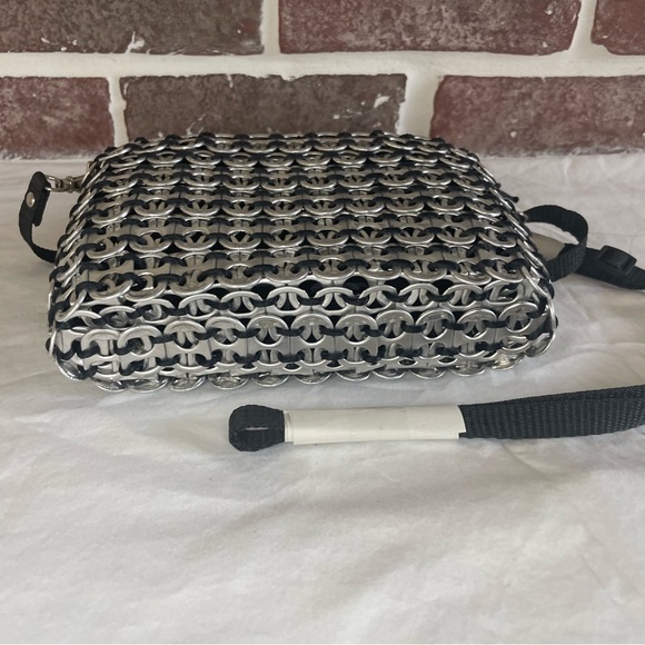 Cute Purse Made From Soda Tabs - Picture 4 of 9